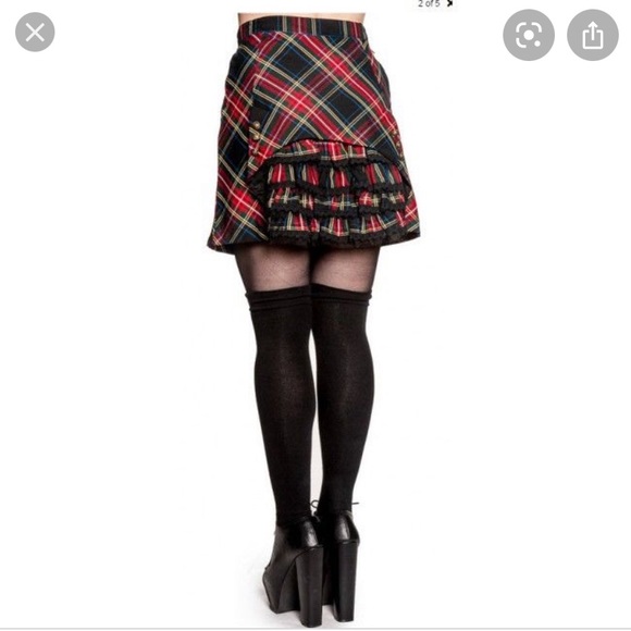 Hell Bunny Dresses & Skirts - NWT Hell bunny tier back ruffle plaid skirt lace